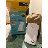 TP-Link TL-WA854RE Universal WiFi Repeater 300Mbps Wireless Extender Penguat WiFi Jarak Jauh Penguat