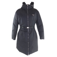 全新未使用 PRADA Re-Nylon 三角 Logo 繫帶羽絨服，42 碼，黑色，義大利製造，正品，女款，292077