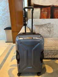 American Tourister 26 吋可擴展行李箱旅行箱 American Tourister expandable lugguage 67 x 42 x 28 - 32cm
