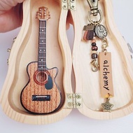 【木頭小吉他】吊飾 擺飾 禮物 質感 樂團 音樂人mini guitar