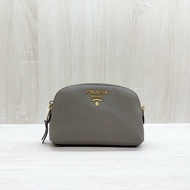 PRADA化妝包大象灰金扣牛皮化妝包