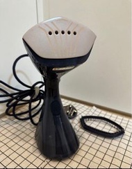 Philips 手提式蒸氣掛熨機 GC810/26燙斗熨斗