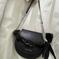 Charles & Keith 小ck黑色綢巾蝴蝶結半圓包