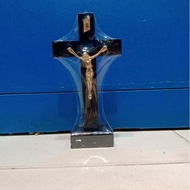 Catholic corpus sitting cross/kristen