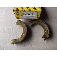 DAIHATSU DELTA-DV26 V99-1986 TOYOTA COASTER LY131,LY235,RZY230 HAND BRAKE SHOE 2pcs set