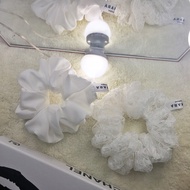 white lace sanggul scrunchie xxl