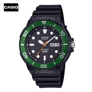 Velashop นาฬิกาข้อมือผู้ชายคาสิโอ Casio สายยางเรซิ่นสีดำ ขอบหน้าปัดสีเขียว รุ่น MRW-230H-1E3VDF MRW-