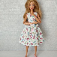 數碼 芭比娃娃的 PDF 縫紉圖案。