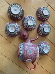 70年代草帽頂款萬壽無疆碗連茶壺共7件。