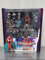 Mafex 107 蜘蛛俠 Spider-Man Into the spider-verse Miles Morales