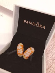 🈹🈹🈹Pandora Charm 二手真品橙色花花琉璃吊飾 有盒有紙袋及抹銀布 （絕版）HK$200/粒   新舊如圖  割愛價HK$200/粒 （原價HK$399/粒）  #pandora #pan