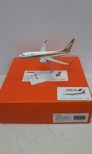 1:200 ANA B737-800 金色金屬模型飛机(flaps down)