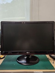LG 23" Flatron E2350V 平面顯示器