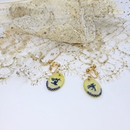 原創手作設計 / 使用 Padico 星の雫 uv膠 電腦繡文字耳環 / 鵝黃