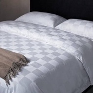 Kain Katun Putih Kualitas Hotel TC300 / Kain Sprei Premium Polos Emboss Stripe / Kotak Lebar 280cm