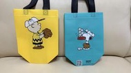 全新 名人堂 snoopy 史奴比 史努比 查理布朗 超可愛 卡通手提袋 提袋 購物袋 環保袋 剩黃色