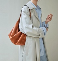 東方曲線美 × 植鞣皮革 2WAY 經典 Hobo 包 附延長背帶 棕色