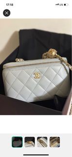 Chanel 灰色金球長盒子