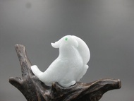 雕件 獨具慧眼(鳳頭鸚鵡) 白底青翡翠