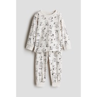 HM ชุดนอนผ้าฝ้ายพิมพ์ลายสนูปปี้สำหรับเด็ก เด็กผู้หญิง เสื้อผ้าบ้าน 1085414 ผ้าฝ้ายแท้ ชุดนอน สำหรับเ