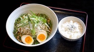 琉球拉麵 waza屋 魯肉沖繩拌麵
