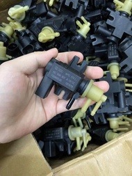 Katup โซลินอยด์ Kontrol เทอร์โบ Asli Untuk VW T5รถขนกอล์ฟ TIGUAN 2.5TDI 1.9TDI 1K0 1K0906627A 906 62