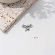 Set of 2 nail charms with bow nails A22