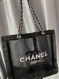 Chanel 贈品沙灘袋😍送化妝包🤩🤩