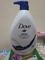 Dove 滋養柔膚沐浴乳