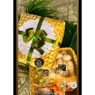 18x18 hamper basket plus ribbon