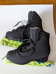 Jackson skates 4/M 兒童溜冰鞋