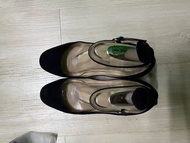 Valentino 黑色高跟鞋