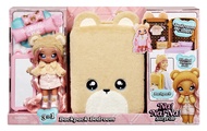 Na Na Na Surprise 3-in-1 Backpack Bedroom Playset Sarah Snuggles Fashion Doll in Exclusive Outfit, F