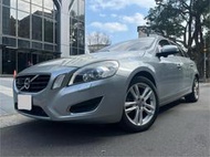 斯堪地那維亞的美麗 VOLVO 富豪 V60 頂級旗艦版 177匹馬力   D4 TURBO 柴油177匹馬力 速洽