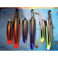 MUDGUARD PLASTIK WARNA UNTUK BASIKAL 20 INCI (SEPASANG)