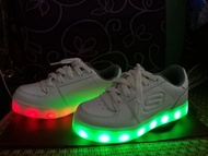 Skechers 閃燈童鞋