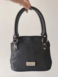 限量🔥正貨✅ Gucci 古馳復古黑色化妝包✨半圓貝殼包改造手提袋，手機袋🩷出街返工返學襯衫一流，自用送禮