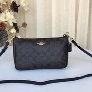 Chris精品代購 美國Outlet COACH 36674 方便攜帶 經典C紋 肩帶可拆卸 可手提 斜背包 深咖啡色