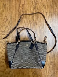 💖Like NEW💖性價比高‼️新年 新袋Coach Bag 袋 手袋  (連塵袋) 斯文款 斜孭袋 Cross Body Bag OL 通勤 返工 見工 禮物 手袋 餃子袋 包包