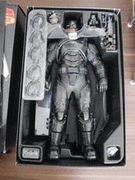 全新Hot Toys – MMS356 – 蝙蝠俠對超人：正義曙光【重裝蝙蝠俠。黑電鍍特別版】1/6 Armored Batman Black Chrome Version