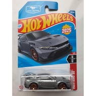 Hot Wheels Ford Mustang GTD silver Hot Wheels Ford Mustang GTD gray metallic Hot Wheels Ford Mustang