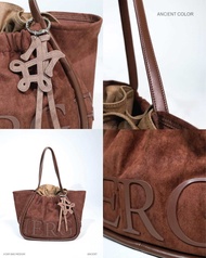 [🇹🇭แท้💯%พร้อมส่ง] กระเป๋าสะพาย Merge ‘A Day Bag Medium’ in ‘Rusty Coin’ and ‘Ancient’ (น้ำตาลอ่อน-เข