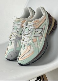 New Balance NB 1906D 男裝米青