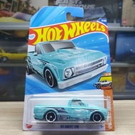 HOT WHEELS 67 CHEVY C10 TOSCA a 2025