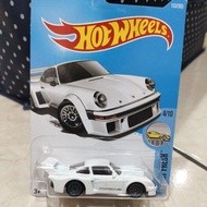 Hot wheels porsche 934.5 white