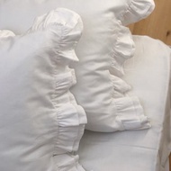 荷葉邊純棉素色緞面信封式枕套 - White，100% 純棉光滑緞面，信封式開口