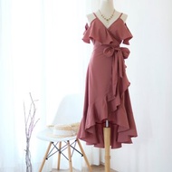 磚紅色連身裙，適合派對的連身裙，適合出遊的連身裙，適合海邊的連身裙