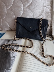 多年正版正貨商標門市現貨 可免息分期 chanel black leather short wallet on chain/  bag  vintage 黑色 中古 復古 古董袋 袋 已改 woc w