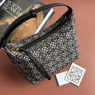 ::LOEWE:: 羅意威 Cubi Anagram 緹花小牛皮手提/肩背包 (黑色小號)