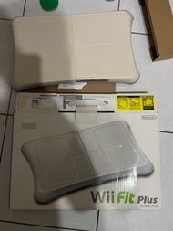 二手 Wii Fit plus 塑身 平衡板 (附遊戲片)
